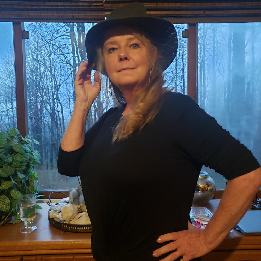 Meet your Posher, Sheila